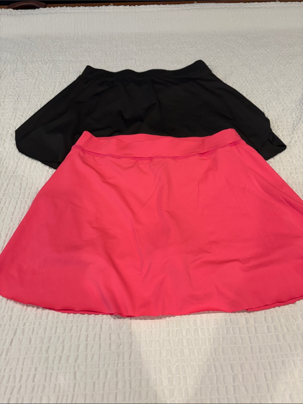 SHEIN Set of 2 Women’s Sports Skorts Black and Hot Pink
Size M